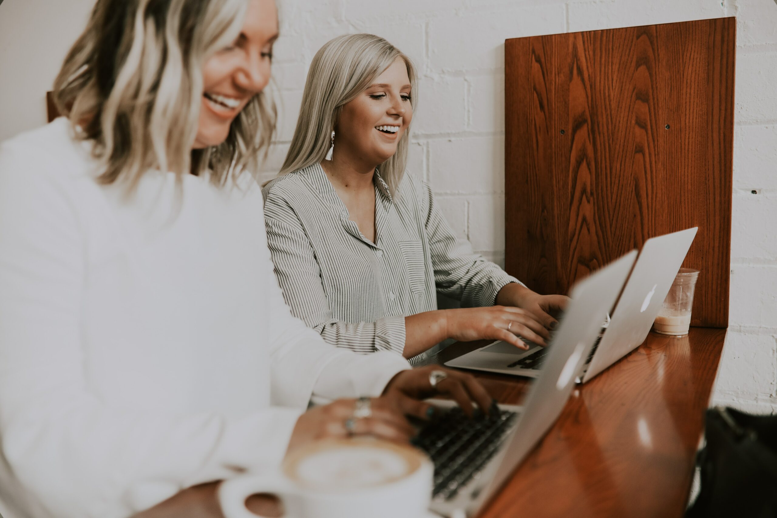 LMS Metrics & KPIs To Track Your System’s Performance (+Template)