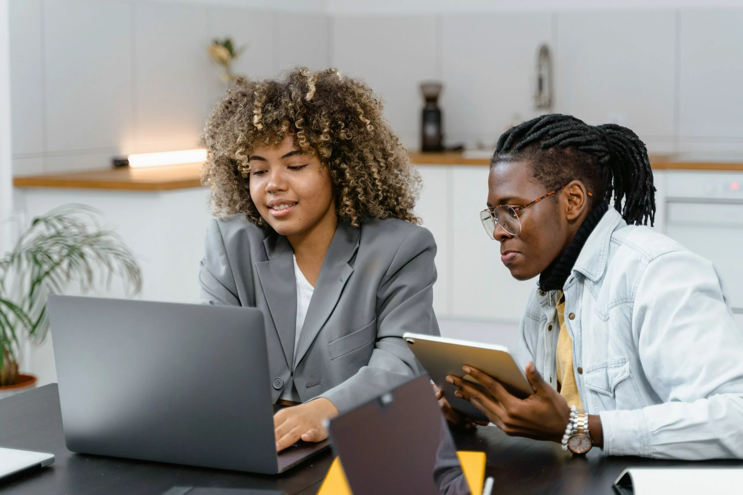 Using Educational Technology: Types, Benefits, and Examples to Inspire You
