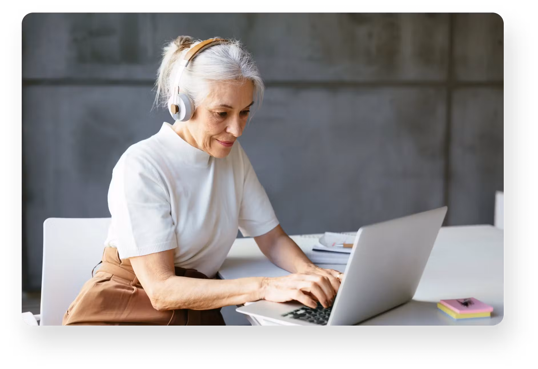 woman at laptop